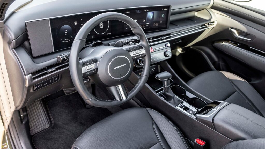 2025 Hyundai Santa Cruz XRT interior